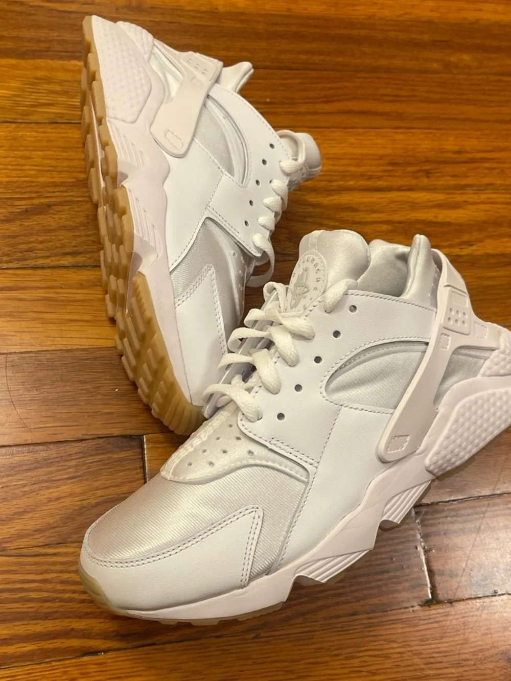 Nike air huaraches White cream Sneakers